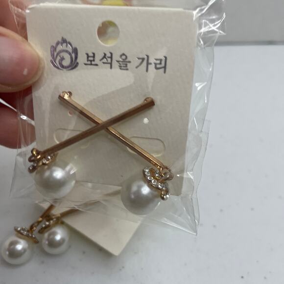 NWT Lot Of 3 Earrings Piercing Gold Pearl Dangling Gemstone Flower Shiny - Picture 4 of 10